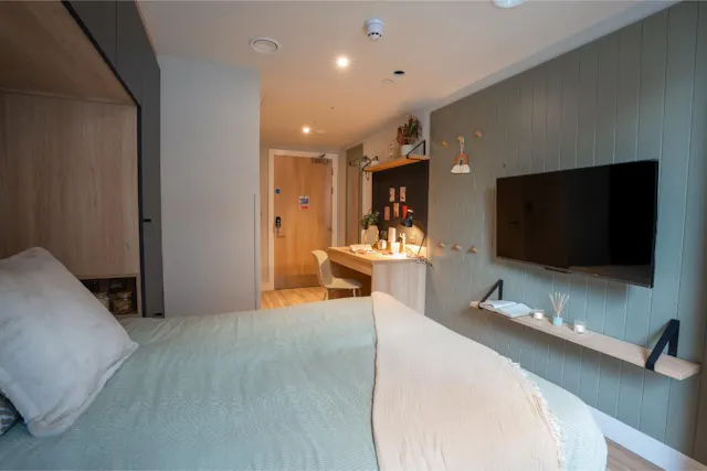 Ensuite 4 Bed Apartment room image 2