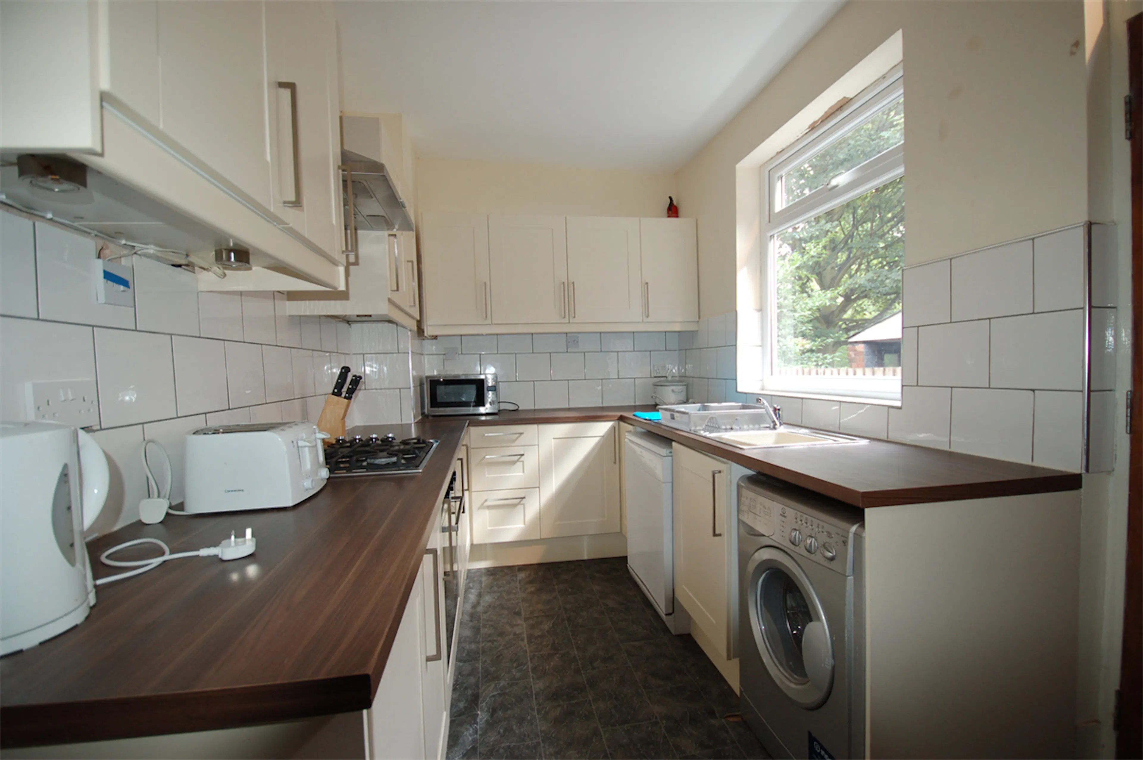 5 Bedroom Apartment KITCHEN 4