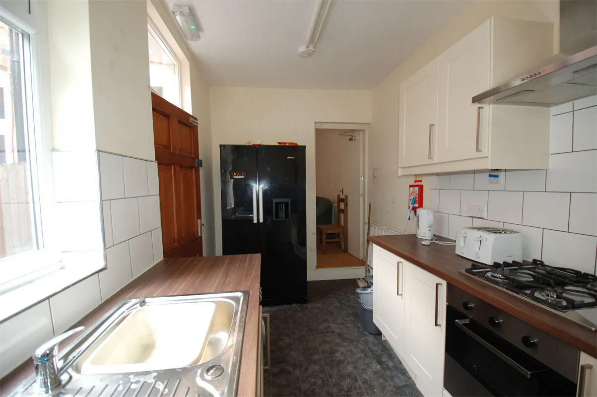 5 Bedroom Apartment KITCHEN 3