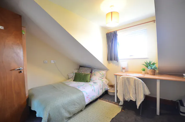 6 Bedroom Apartment room image 1