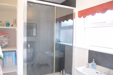 3-st-edwards-road-selly-oak-birmingham-BATHROOM