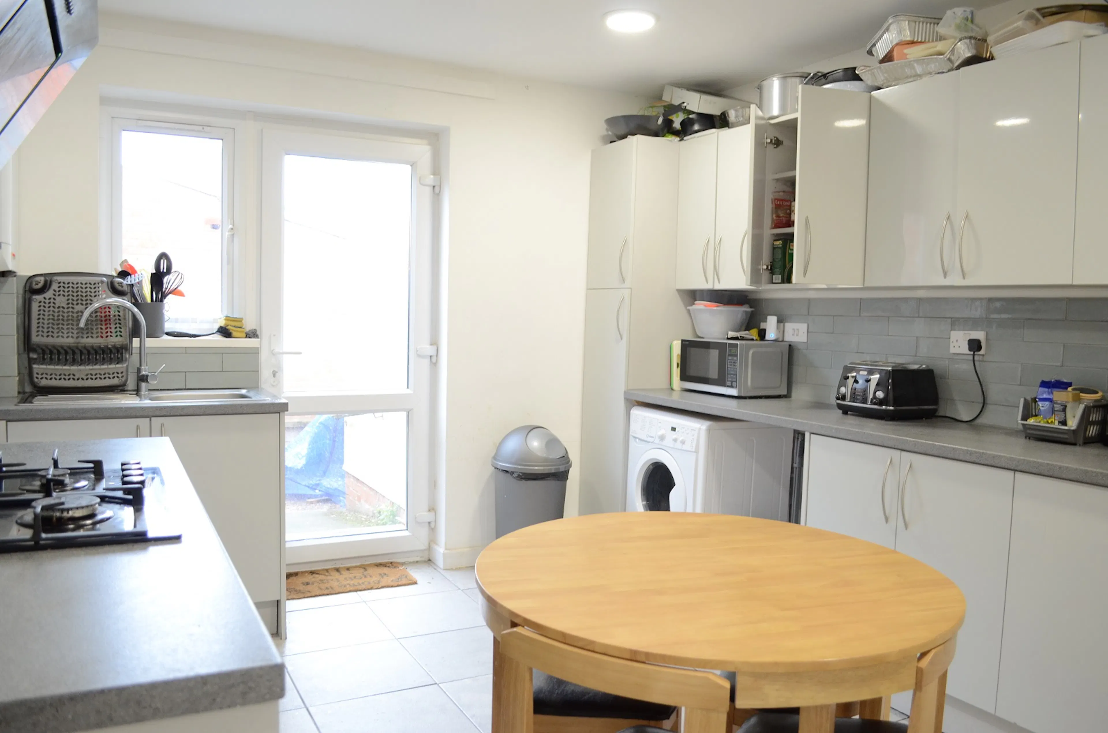 6 Bedroom Apartment KITCHEN 3