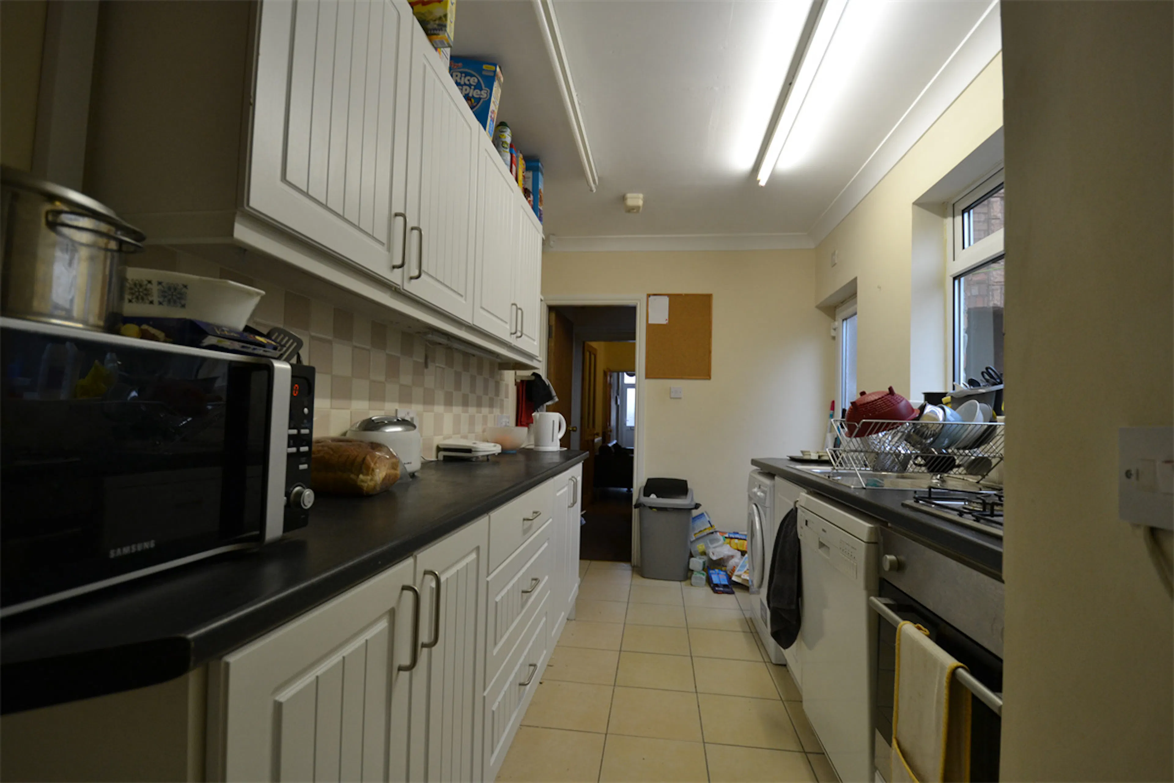 4 Bed Apartment KITCHEN 3