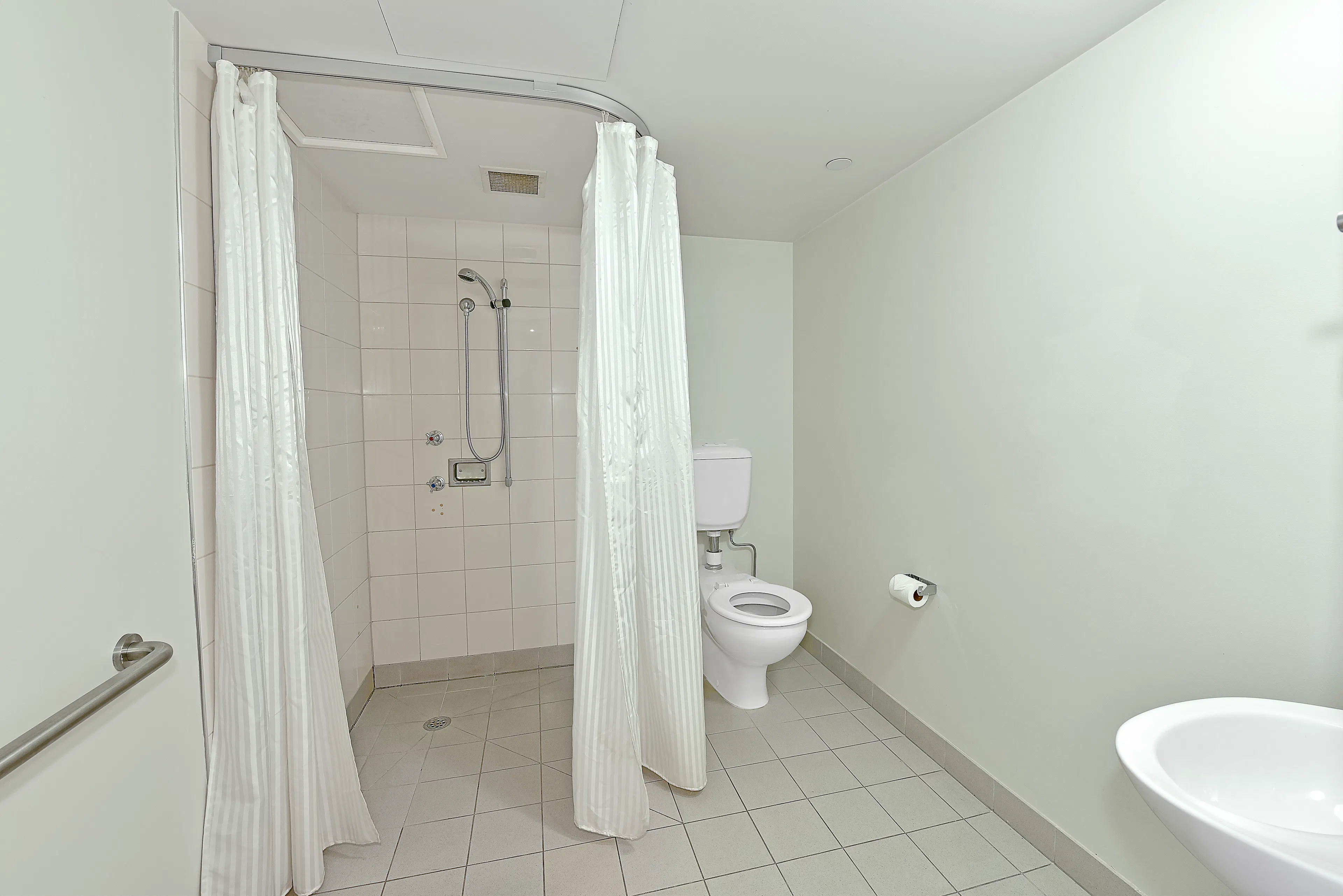 Apartment 608 BATHROOM 4