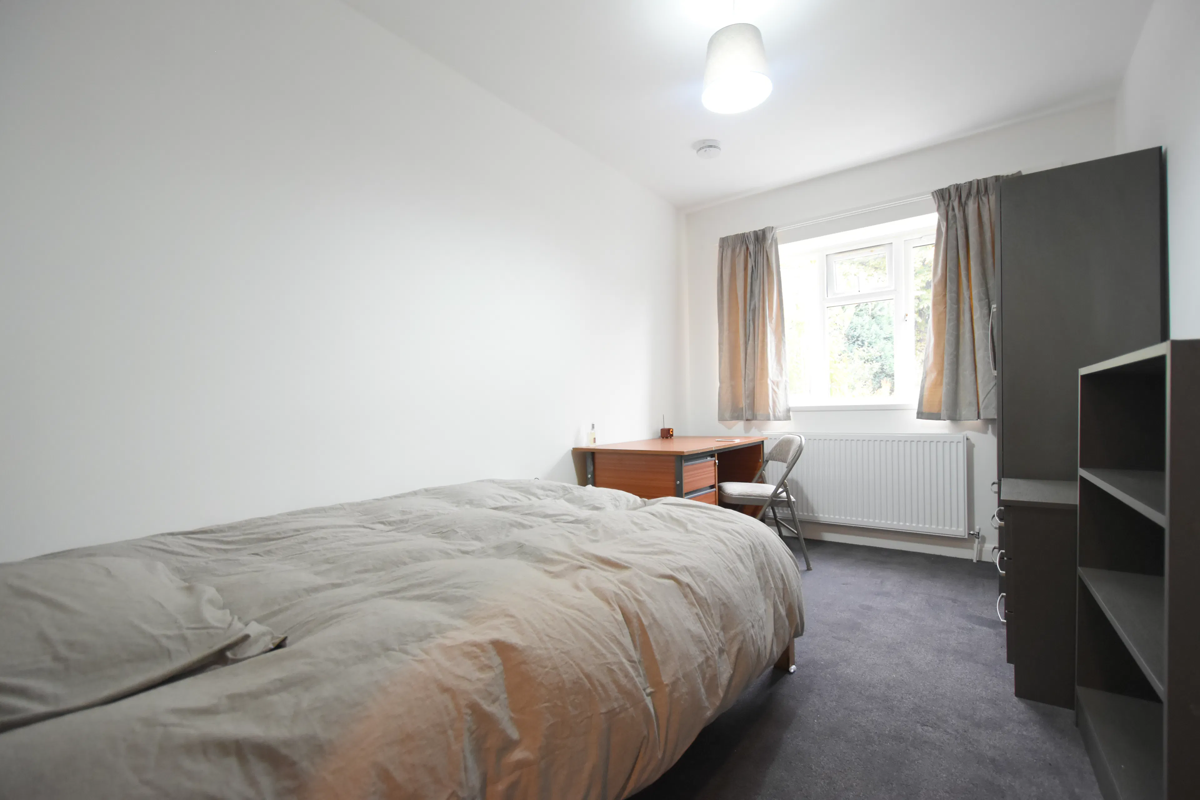 8 bedroom apartment ROOM 1