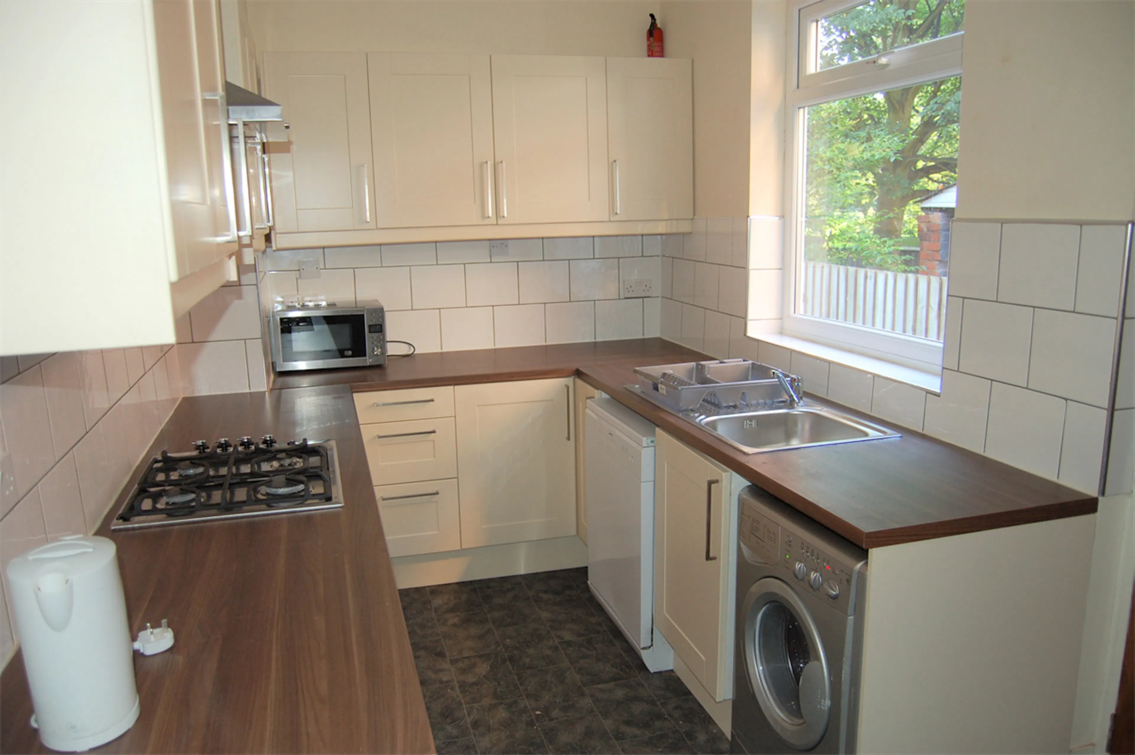 5 Bedroom Apartment KITCHEN 2