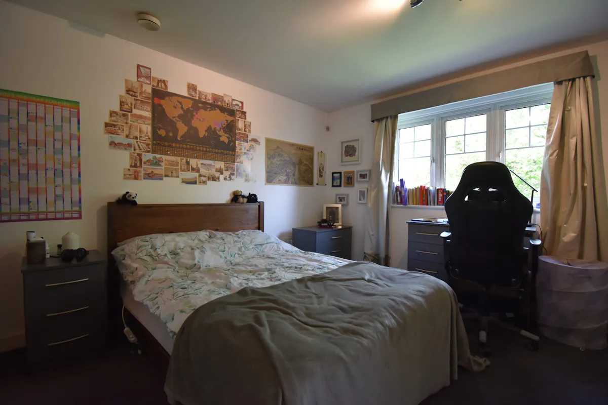 ROOM ROOM