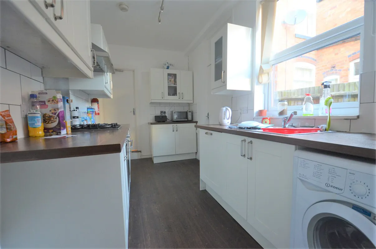 5 Bedroom Apartment KITCHEN 3