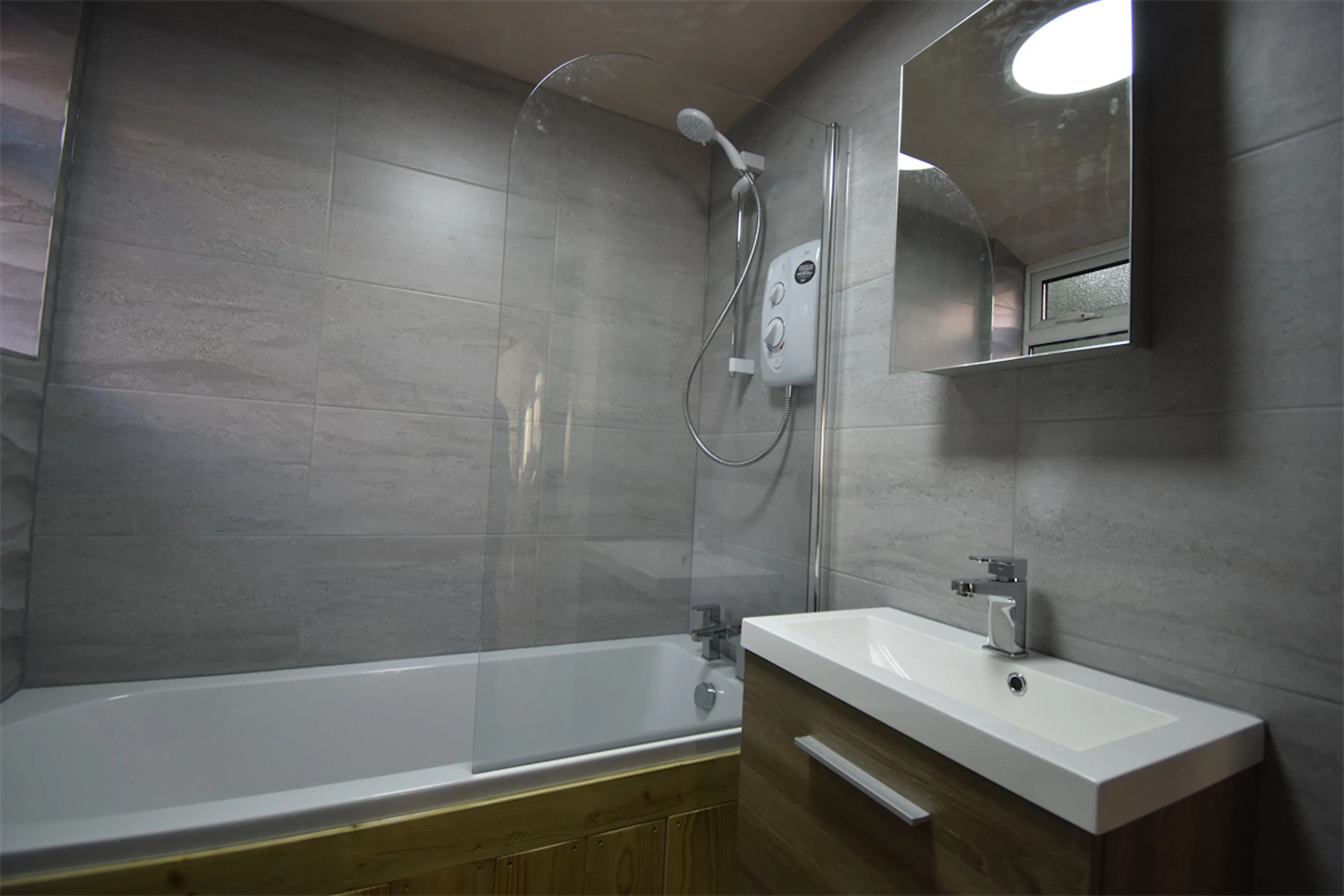 4 Bed Apartment BATHROOM 4