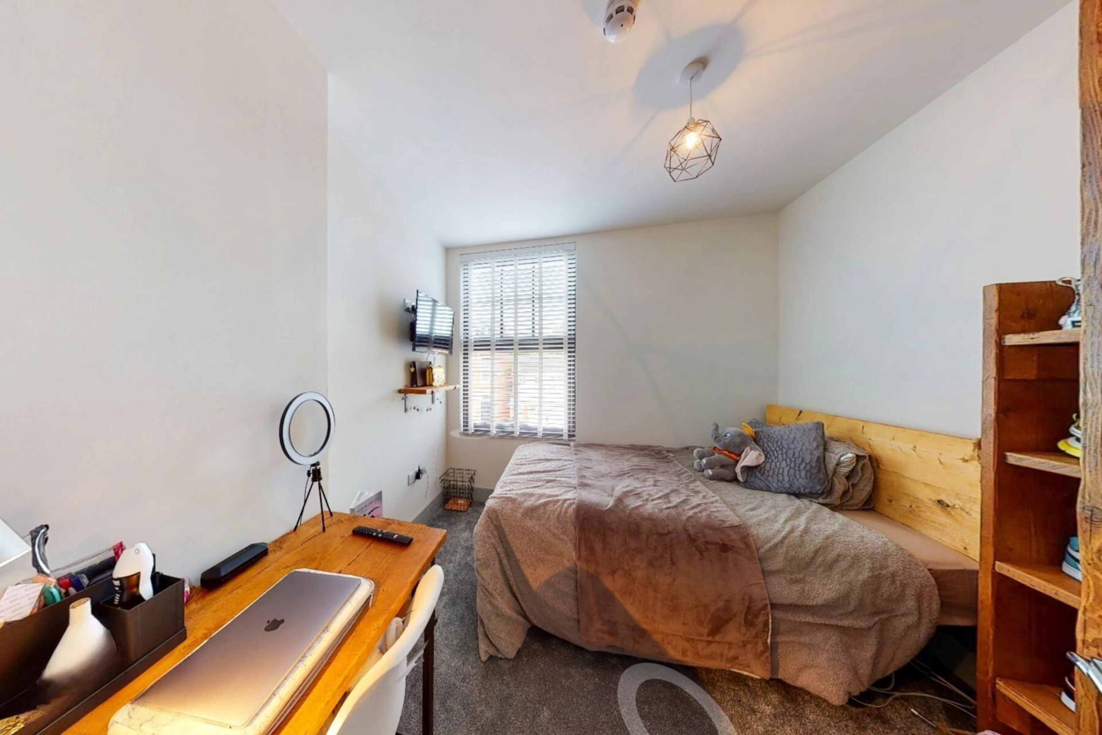 ROOM ROOM 3
