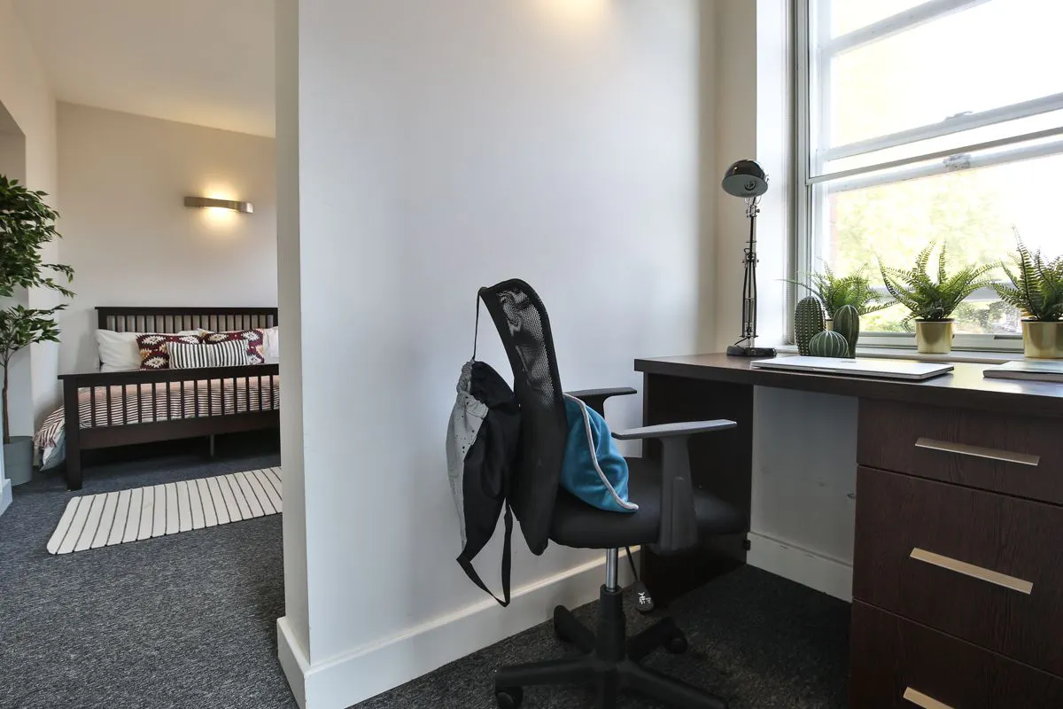 Classic Bigger 1-Bed Apartment