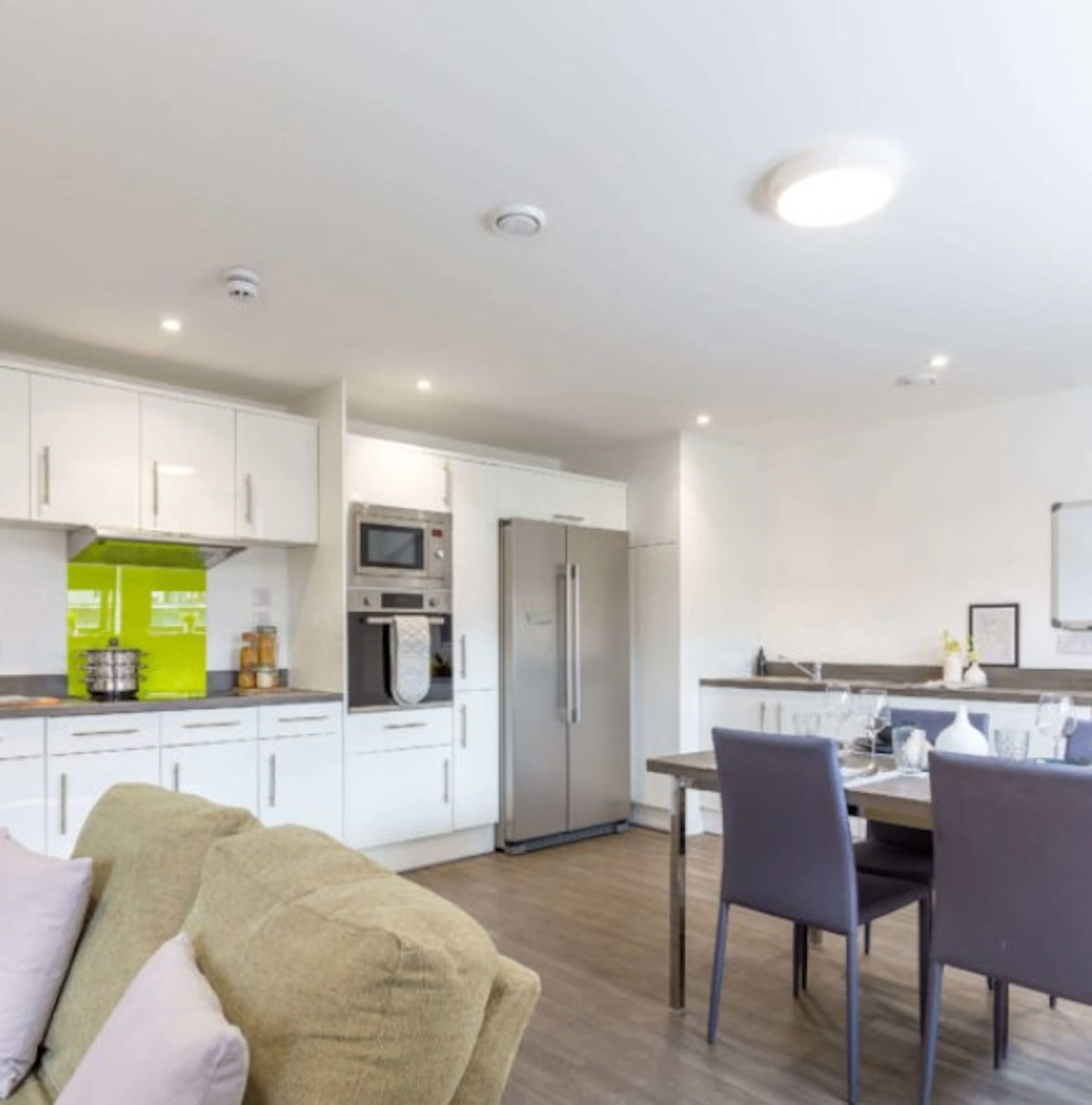 Silver Ensuite KITCHEN 1