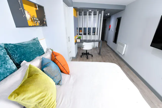 Premium Studio West Facing room image 1