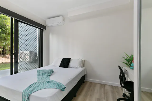 4 Bedroom Deluxe Room room image 1