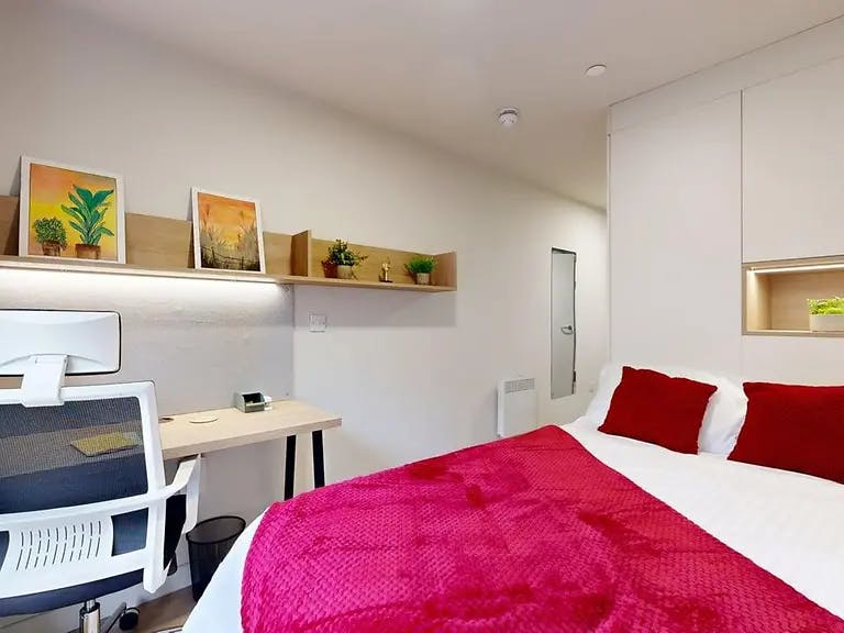 nortons-student-living-edinburgh-edinburgh-Deluxe En-suite