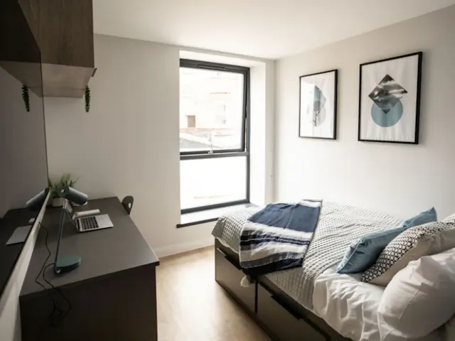 Deluxe En-Suite room image 2