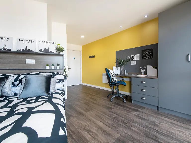 bentley-house-birmingham-Deluxe Ensuite