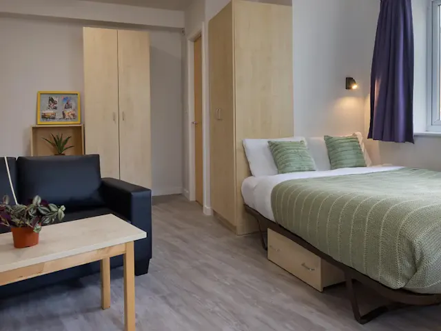 Deluxe Ensuite room image 1