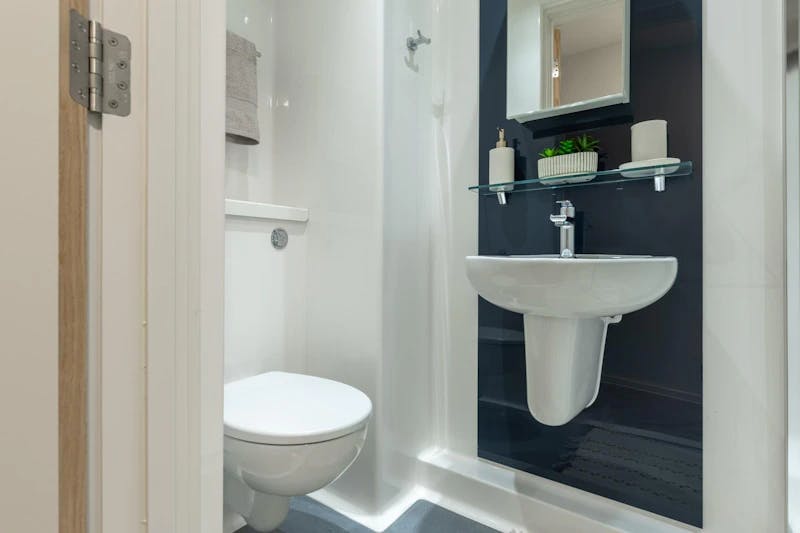 Deluxe Ensuite