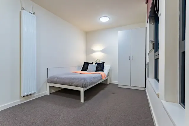 Deluxe Ensuite room image 1