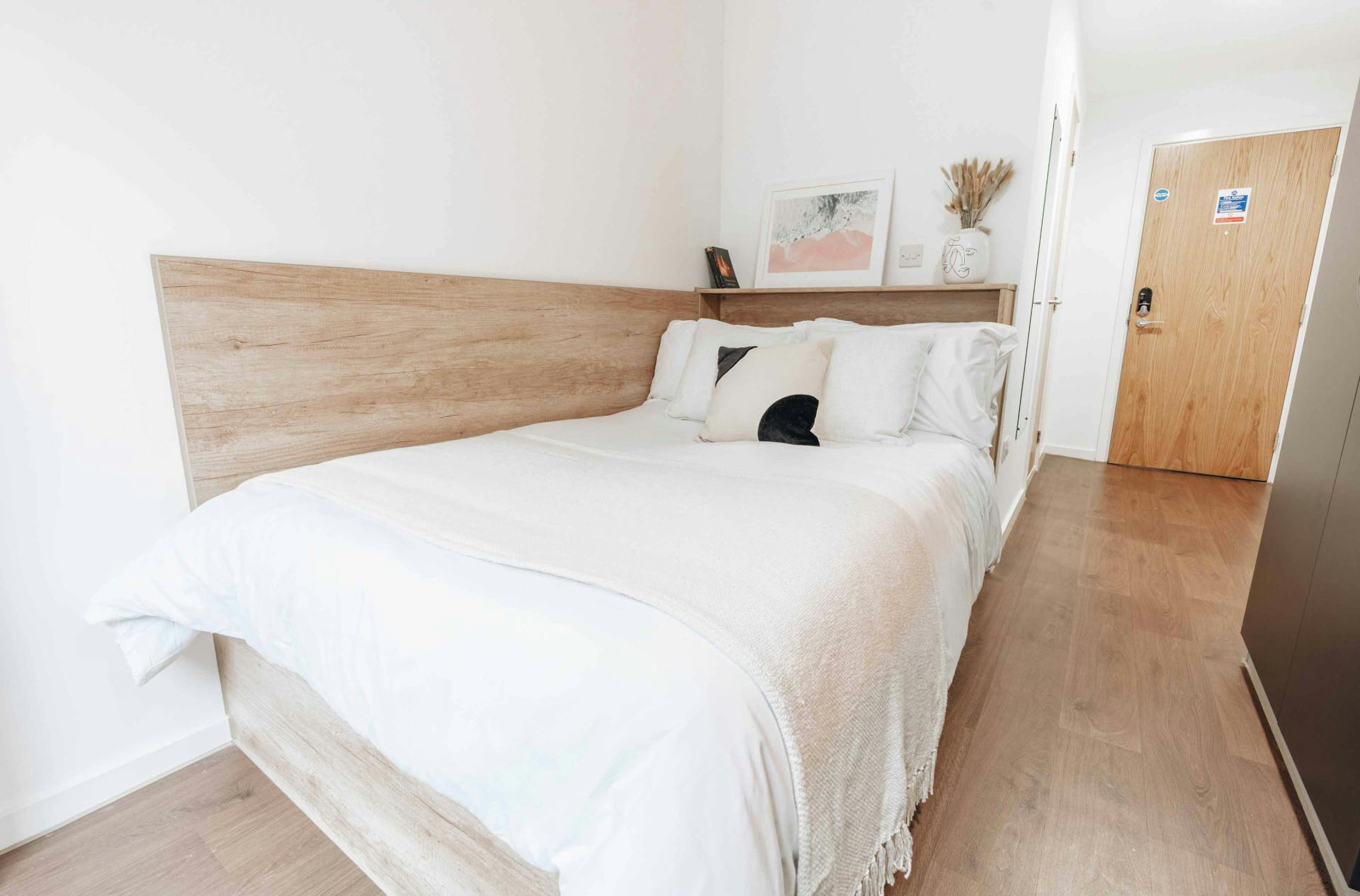 Deluxe Silver En Suite