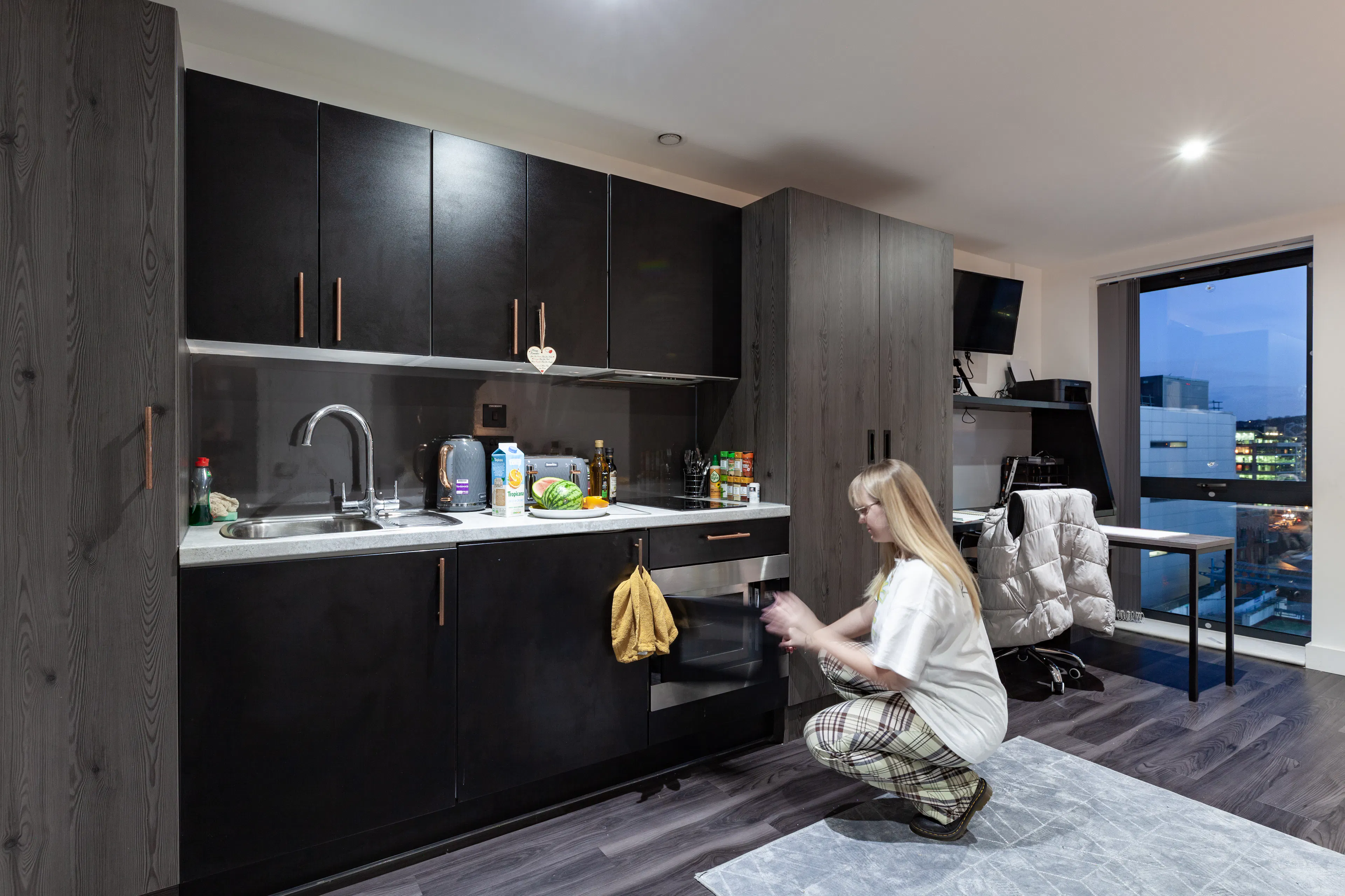 true Deluxe River Studio KITCHEN 4
