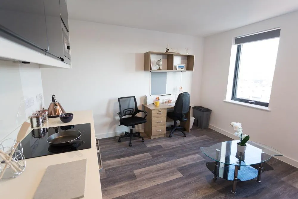 Deluxe Studio