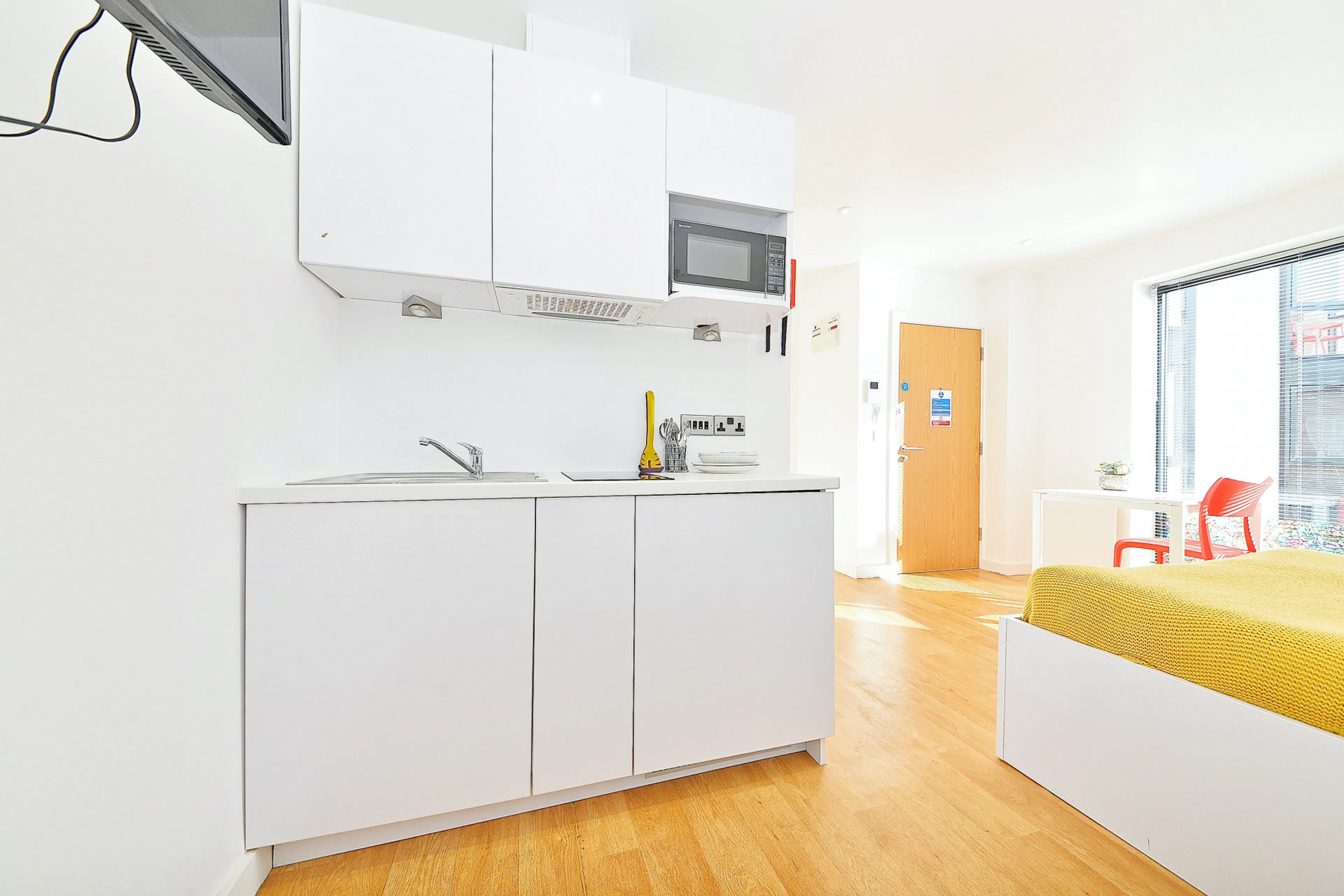 Premium Studio KITCHEN 3