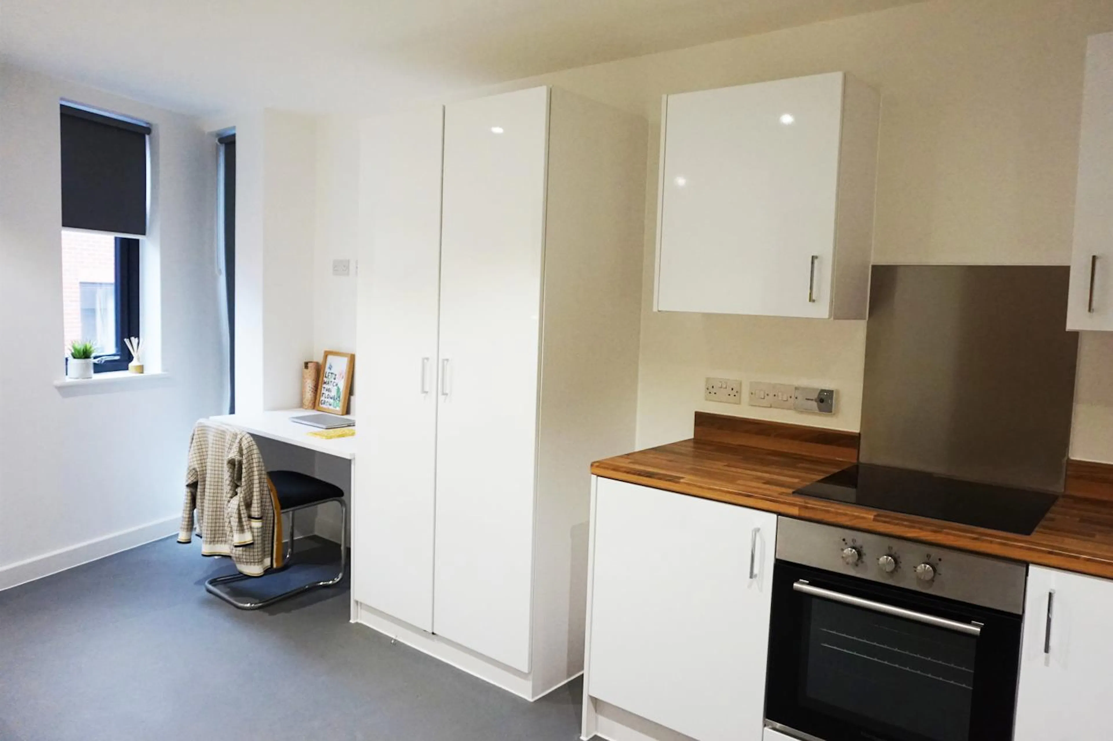 Premium Studio KITCHEN 3