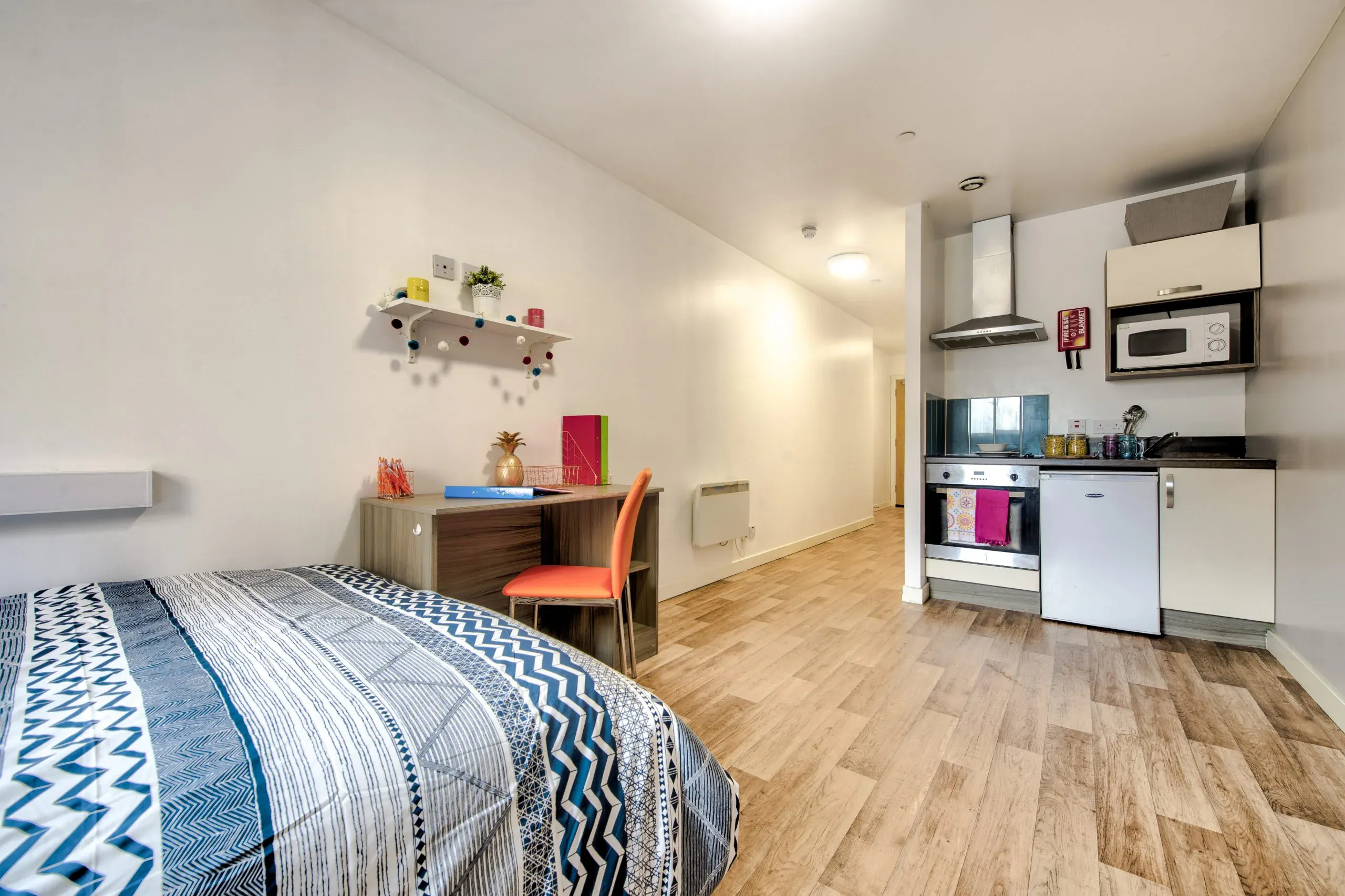 PLUS Deluxe Studio ROOM 4