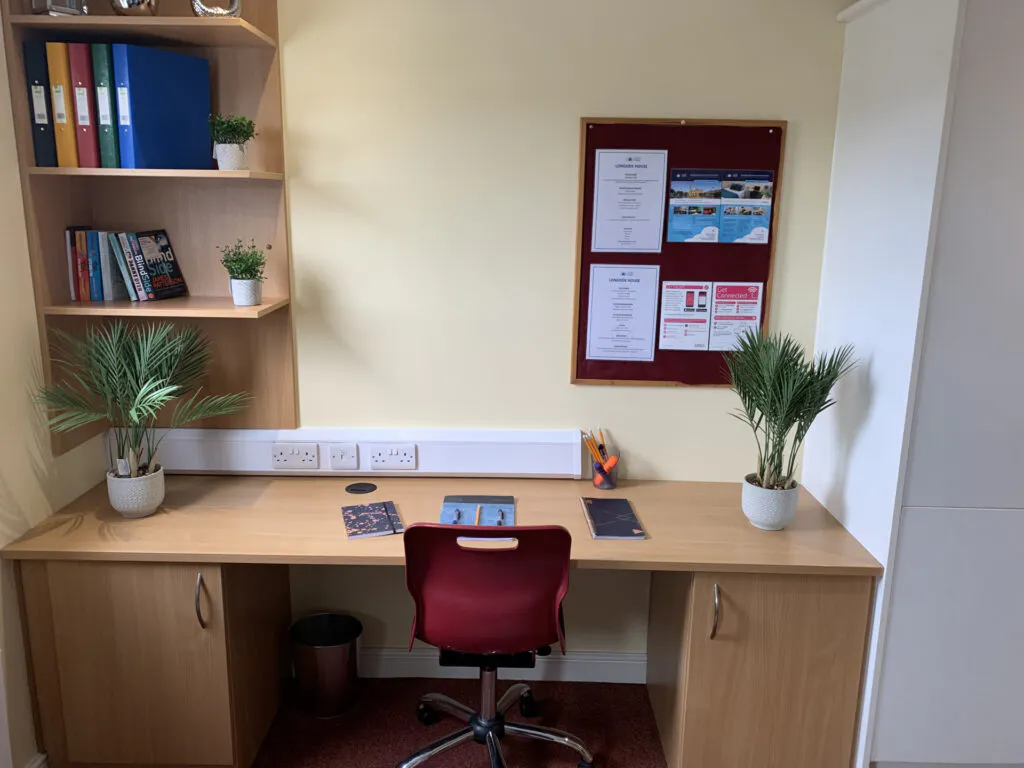 Deluxe Studio (UK Guarantor not required)