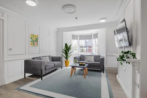 Deluxe Townhouse Shared Lower