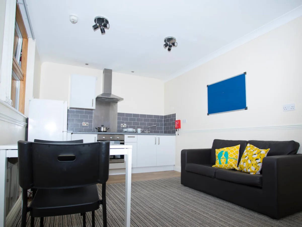 Deluxe XL (Truro Court)