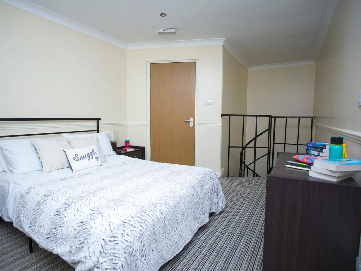 Deluxe XL (Truro Court)