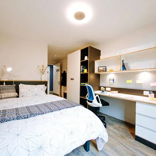 Deluxe Ensuite room image 1