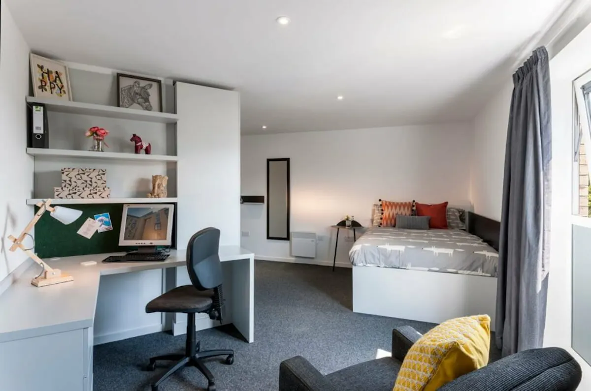 Silver Ensuite ROOM