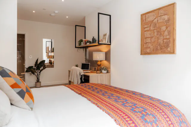 Duplex Ensuite room image 2