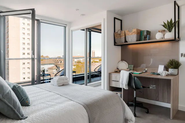 Ultimate En-suite room image 2