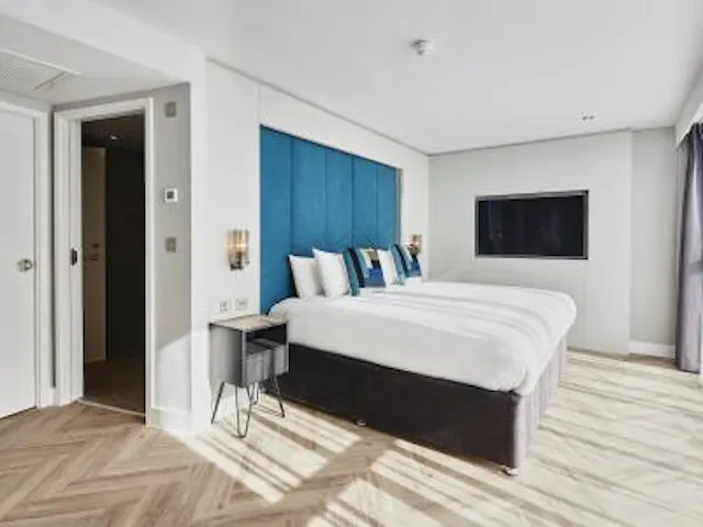 Dezign Suite room image 1