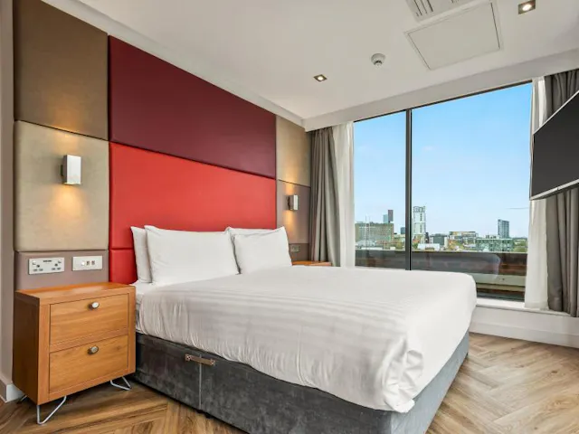 Dezign Suite room image 1