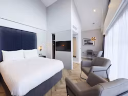 roomzzz-york-york-Dezign Suite