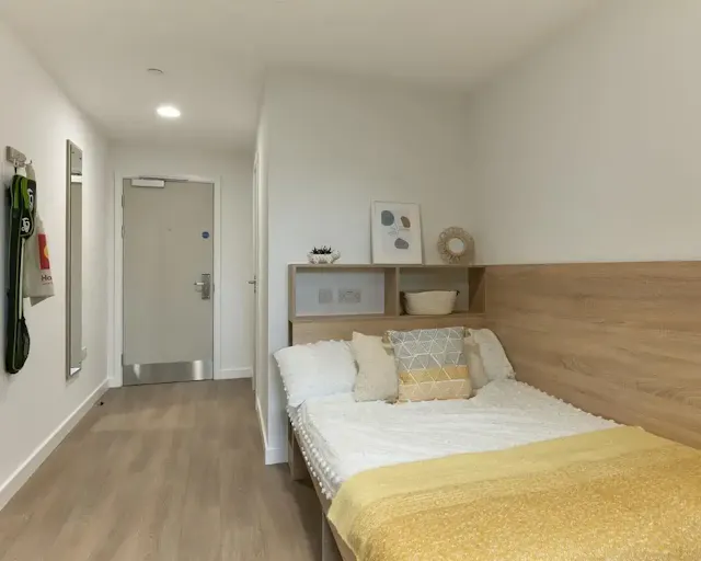 Diamond En-suite room image 1