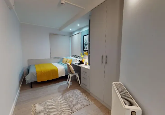 Diamond En Suite room image 2