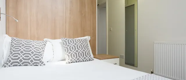 Diamond Ensuite Lower Level room image 1