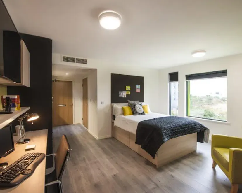 Property video thumbnail 1