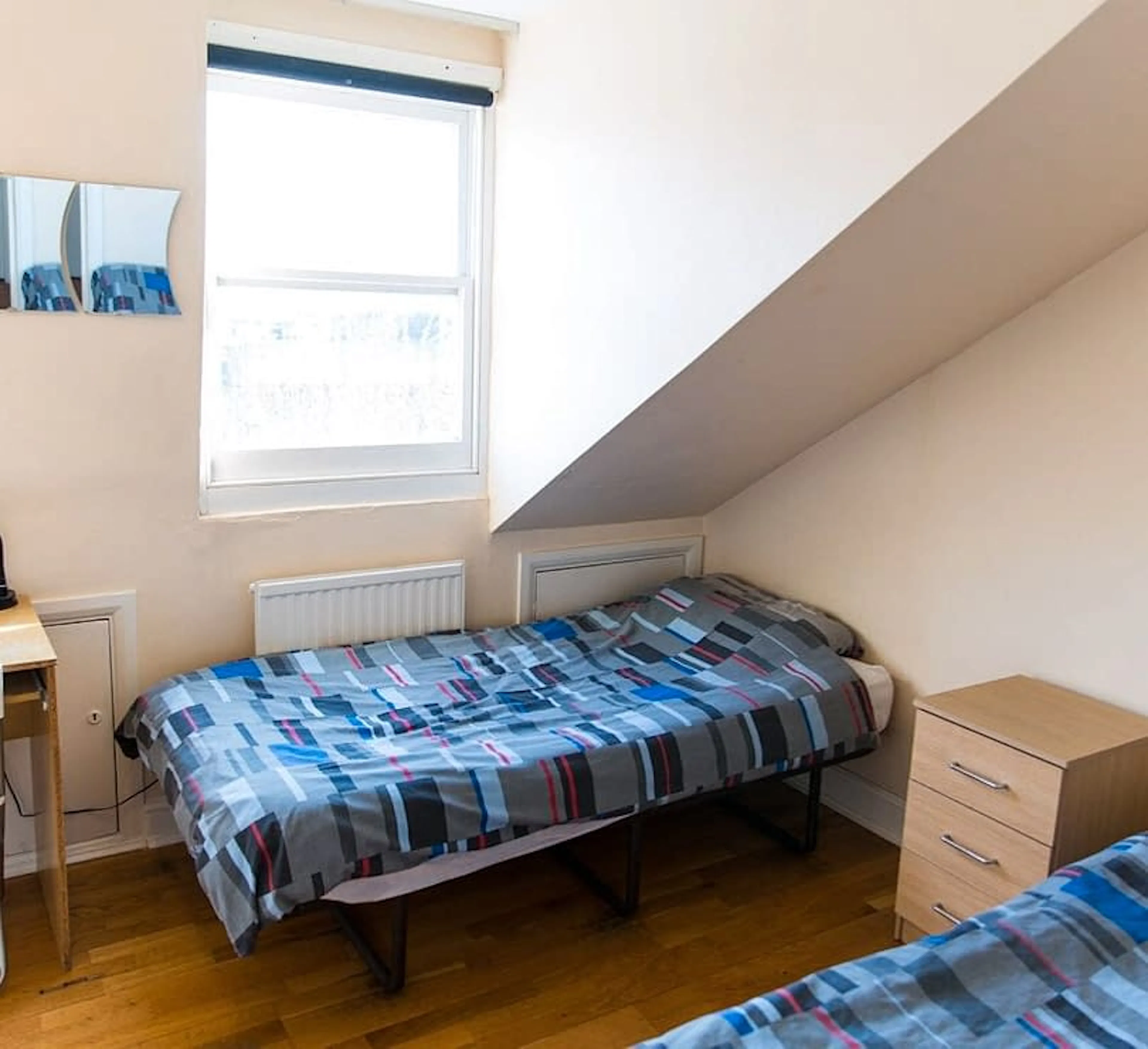 ROOM ROOM 1