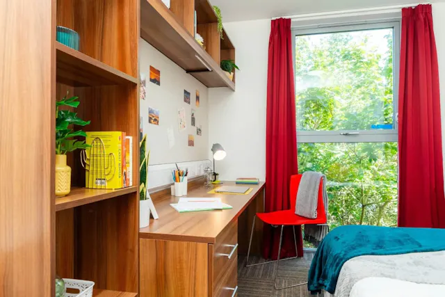 Double En-suite room image 2