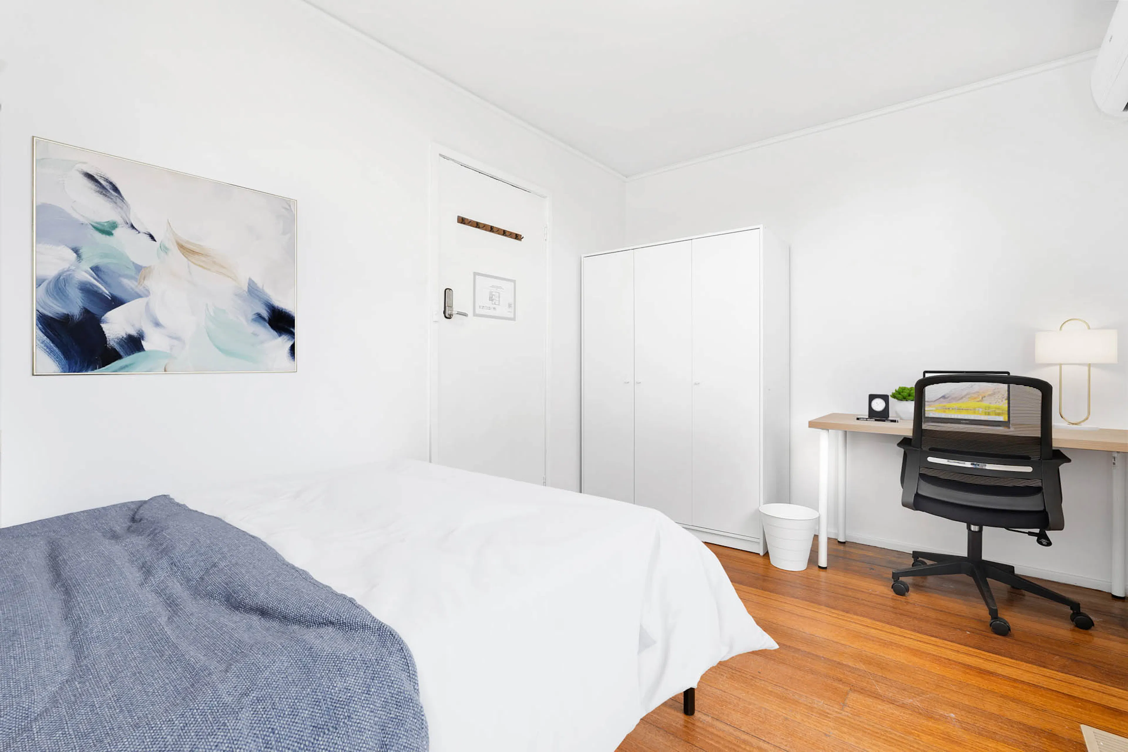 Double Room ROOM 4