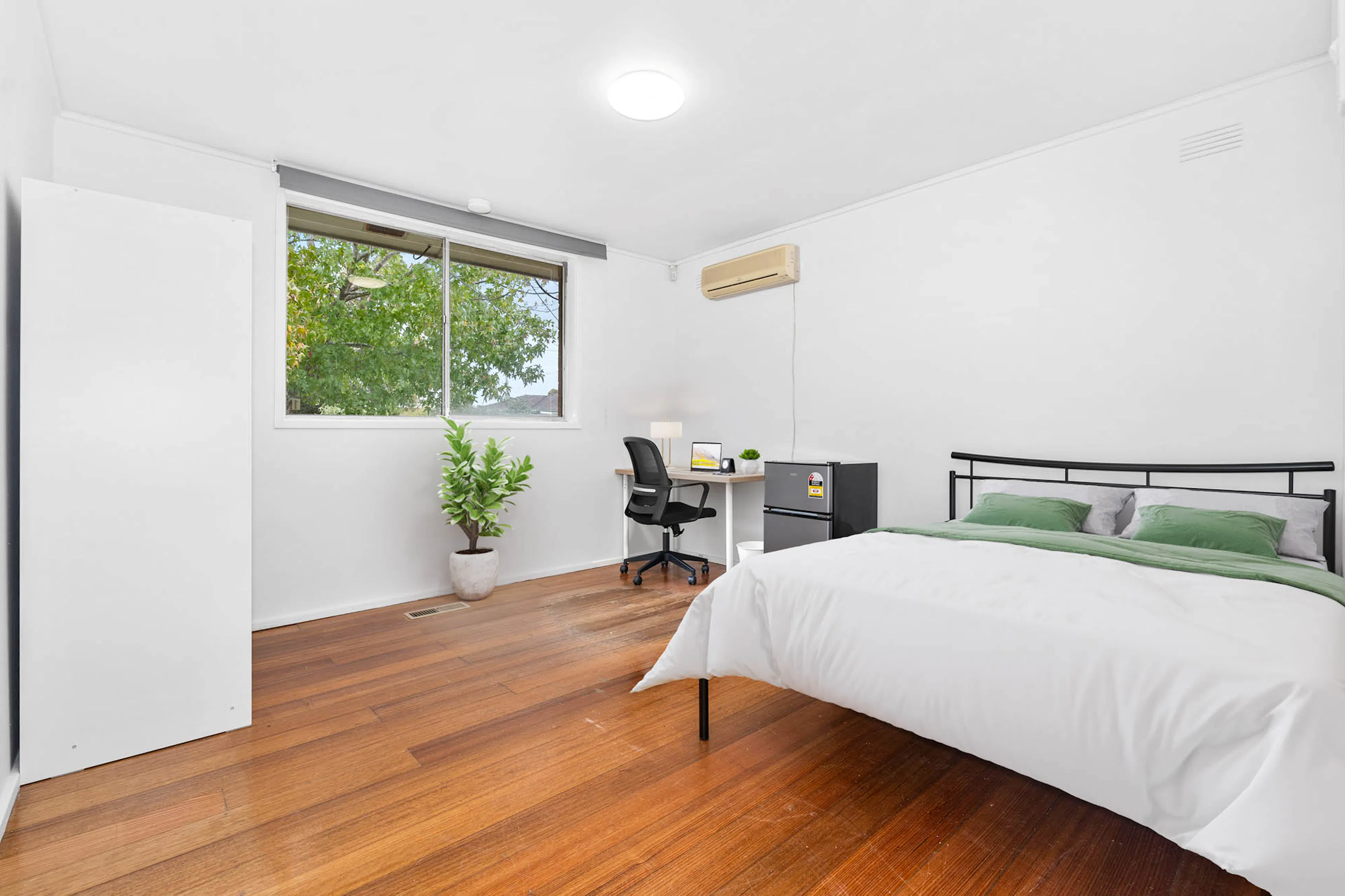Double Room ROOM 2