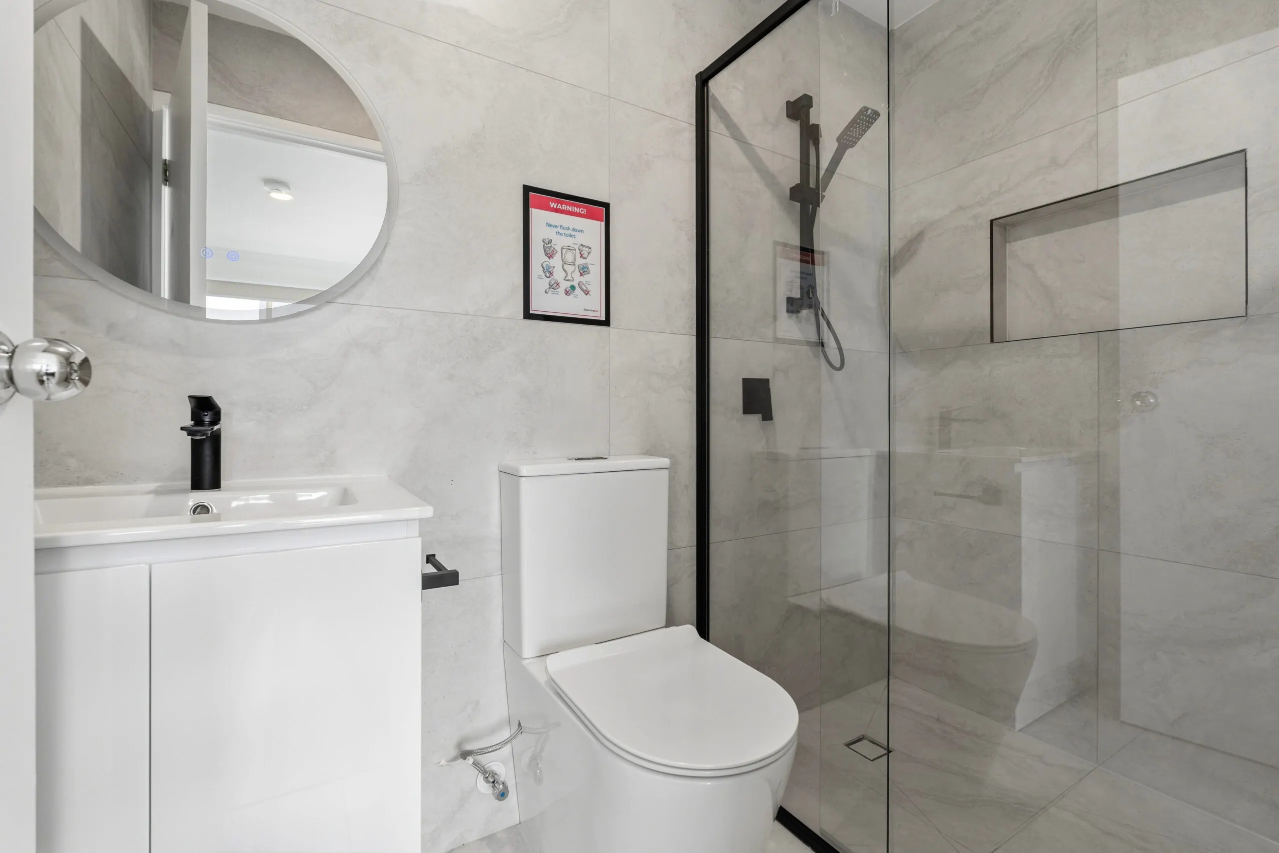 Double Room Ensuite BATHROOM 4